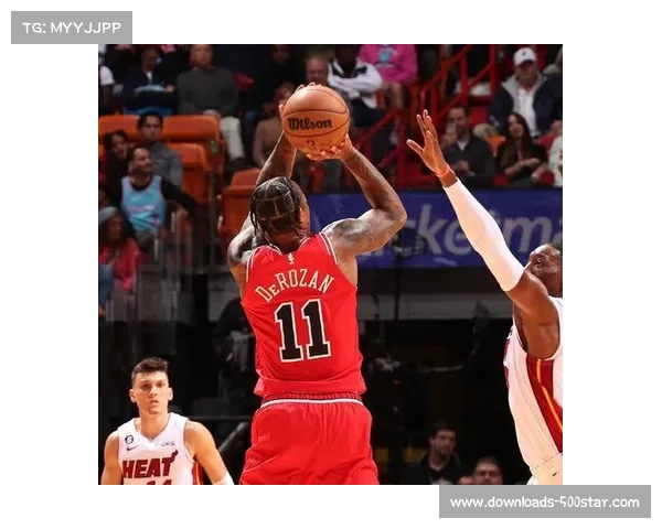 公牛对阵热火:德罗赞中投对决巴特勒关键球,防守效率定胜负 公牛对阵热火:德罗赞中投对决巴特勒关键球,防守效率定胜负